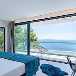 Villa Korcula Grandeur 5 Bedrooms Stunning Waterfront Setting Sea Access *
