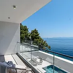 Villa Korcula Grandeur 5 Bedrooms Stunning Waterfront Setting Sea Access *