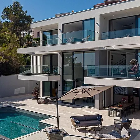 Villa Korcula Grandeur 5 Bedrooms Stunning Waterfront Setting Direct Sea Access Prizba
