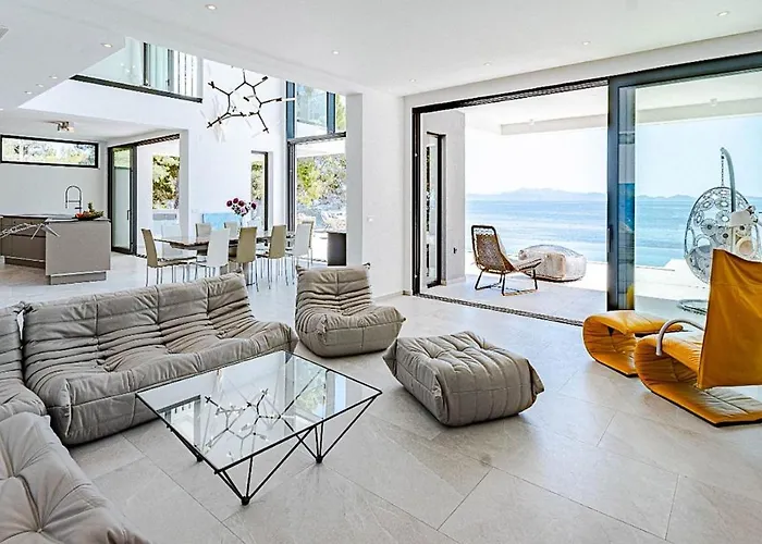 Korcula Grandeur 5 Bedrooms Stunning Waterfront Setting Sea Access 别墅