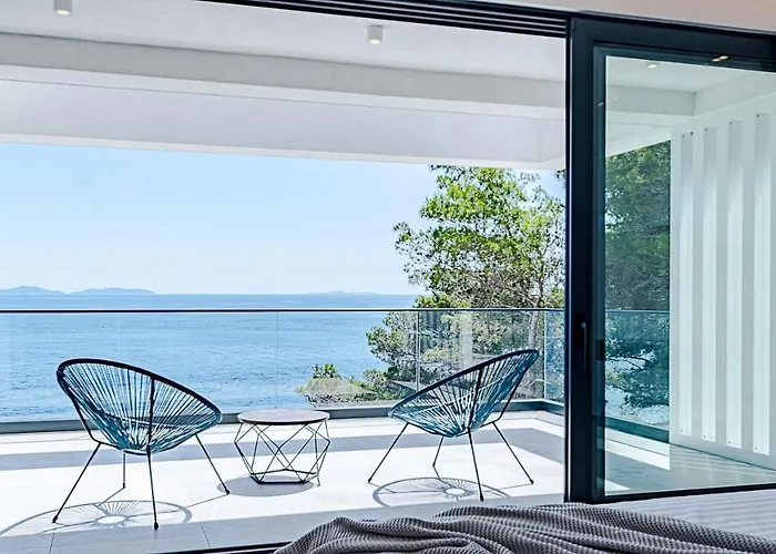 Korcula Grandeur 5 Bedrooms Stunning Waterfront Setting Sea Access 别墅