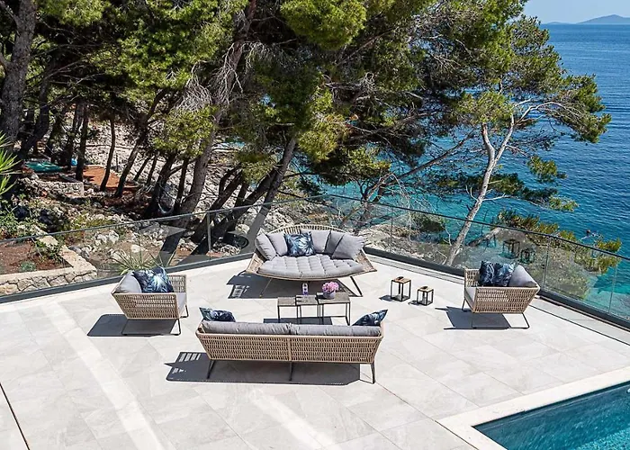 Korcula Grandeur 5 Bedrooms Stunning Waterfront Setting Sea Access *