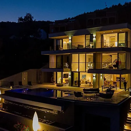 Korcula Grandeur 5 Bedrooms Stunning Waterfront Setting Sea Access Villa *