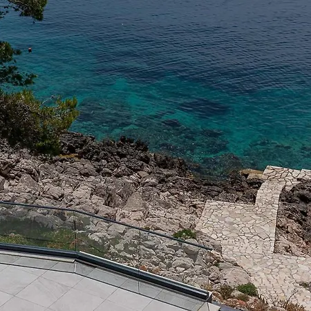 Villa Korcula Grandeur 5 Bedrooms Stunning Waterfront Setting Direct Sea Access Prizba