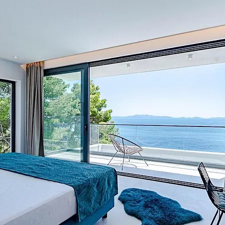 Villa Korcula Grandeur 5 Bedrooms Stunning Waterfront Setting Direct Sea Access *