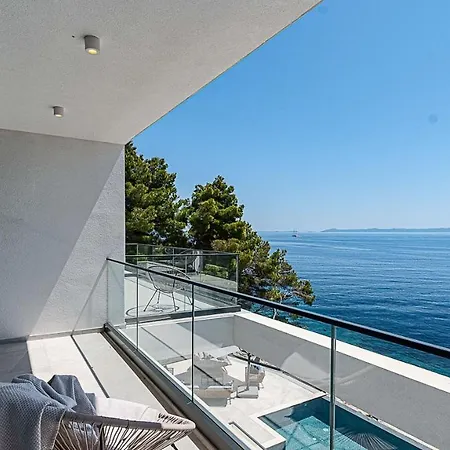 Villa Korcula Grandeur 5 Bedrooms Stunning Waterfront Setting Direct Sea Access *