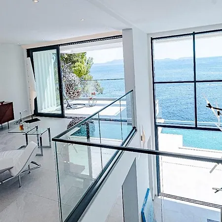 Korcula Grandeur 5 Bedrooms Stunning Waterfront Setting Direct Sea Access *