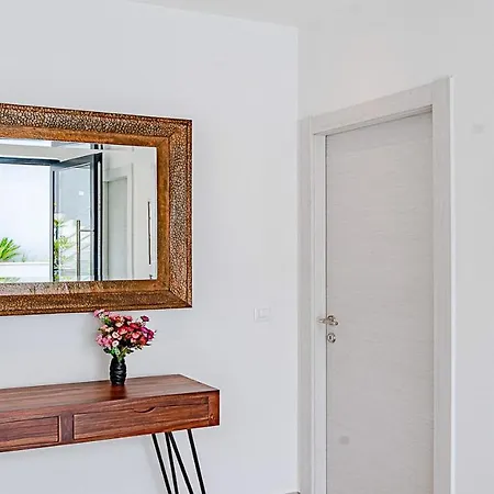 Korcula Grandeur 5 Bedrooms Stunning Waterfront Setting Sea Access Villa *