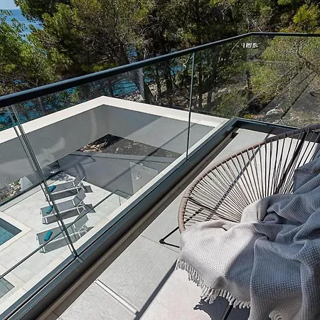 Villa Korcula Grandeur 5 Bedrooms Stunning Waterfront Setting Sea Access *