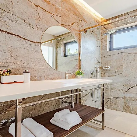 Korcula Grandeur 5 Bedrooms Stunning Waterfront Setting Sea Access * Prizba