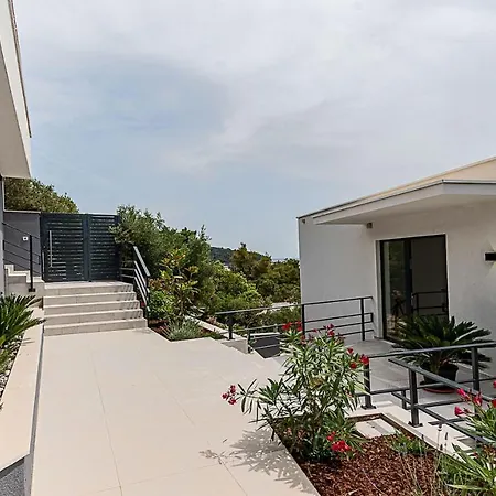 Korcula Grandeur 5 Bedrooms Stunning Waterfront Setting Sea Access Βίλα *