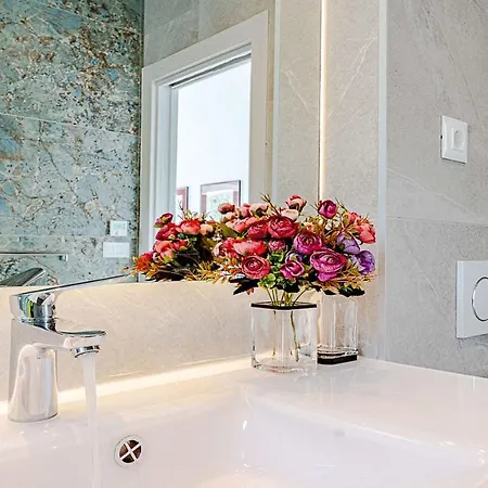 Villa Korcula Grandeur 5 Bedrooms Stunning Waterfront Setting Sea Access *