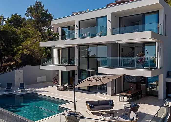 Villa Korcula Grandeur 5 Bedrooms Stunning Waterfront Setting Sea Access Prizba