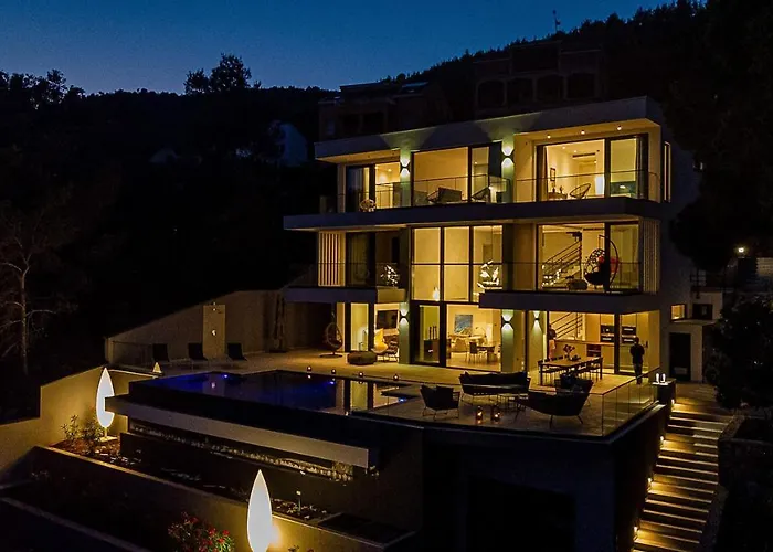 Korcula Grandeur 5 Bedrooms Stunning Waterfront Setting Sea Access Villa *