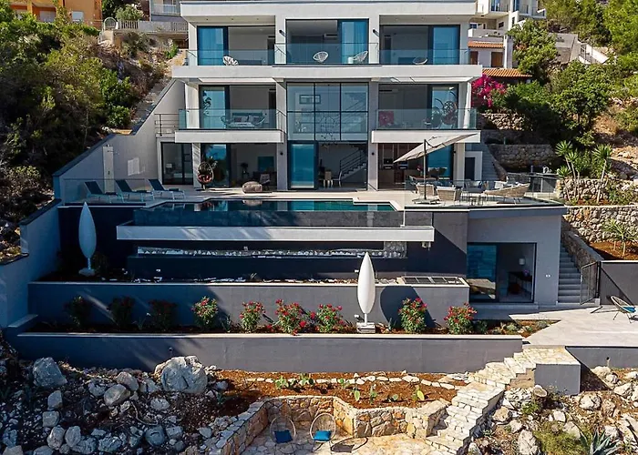 Korcula Grandeur 5 Bedrooms Stunning Waterfront Setting Sea Access Villa *