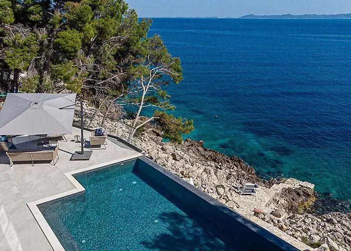Villa Korcula Grandeur 5 Bedrooms Stunning Waterfront Setting Sea Access *