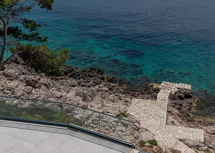Villa Korcula Grandeur 5 Bedrooms Stunning Waterfront Setting Sea Access Prizba