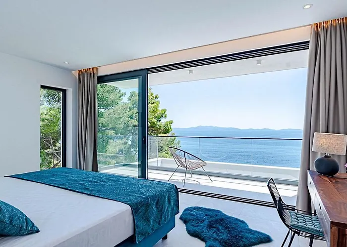 Villa Korcula Grandeur 5 Bedrooms Stunning Waterfront Setting Sea Access *