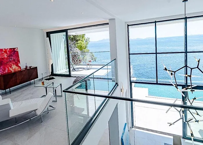 Korcula Grandeur 5 Bedrooms Stunning Waterfront Setting Sea Access *