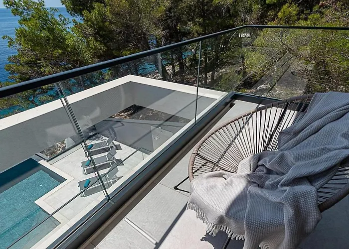 Villa Korcula Grandeur 5 Bedrooms Stunning Waterfront Setting Sea Access *