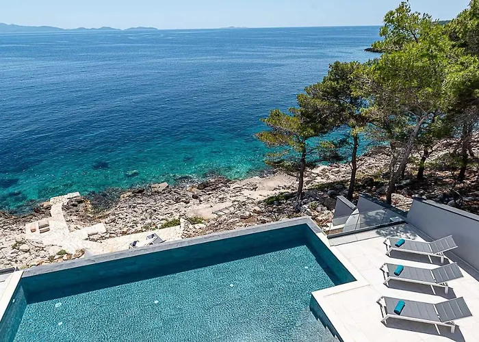 Villa Korcula Grandeur 5 Bedrooms Stunning Waterfront Setting Sea Access *